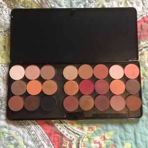 Custom eyeshadow palette